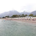 Juju Premier Palace